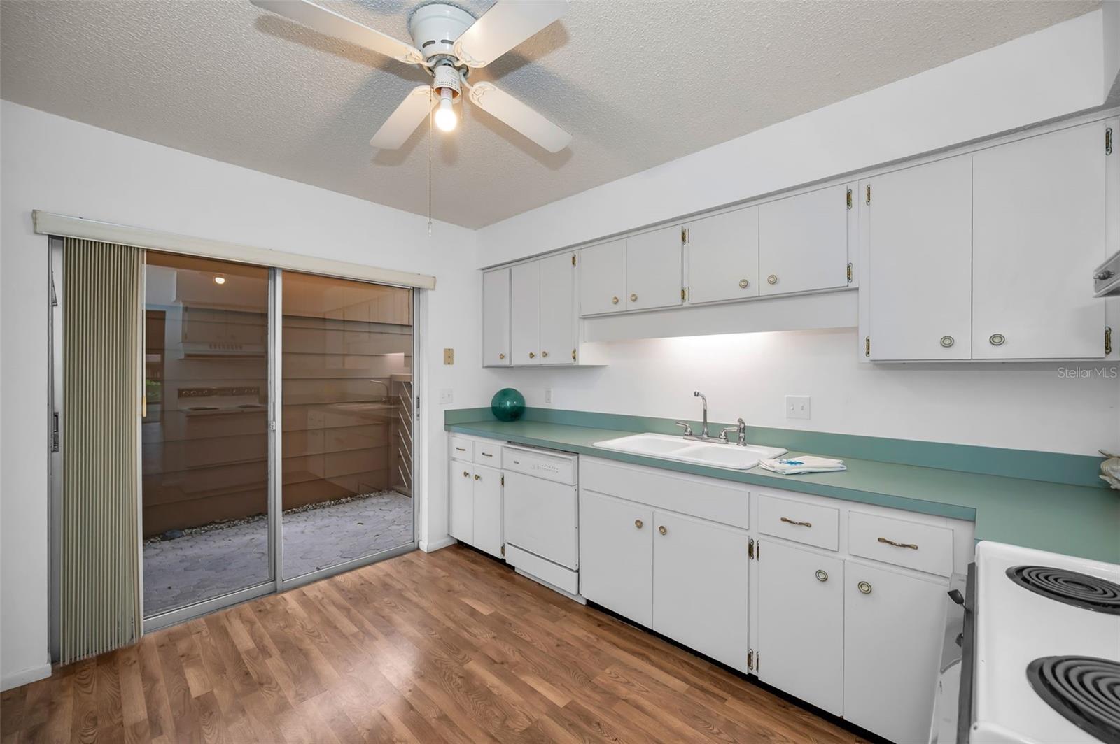 BEACON LAKES CONDO 05B - Residential