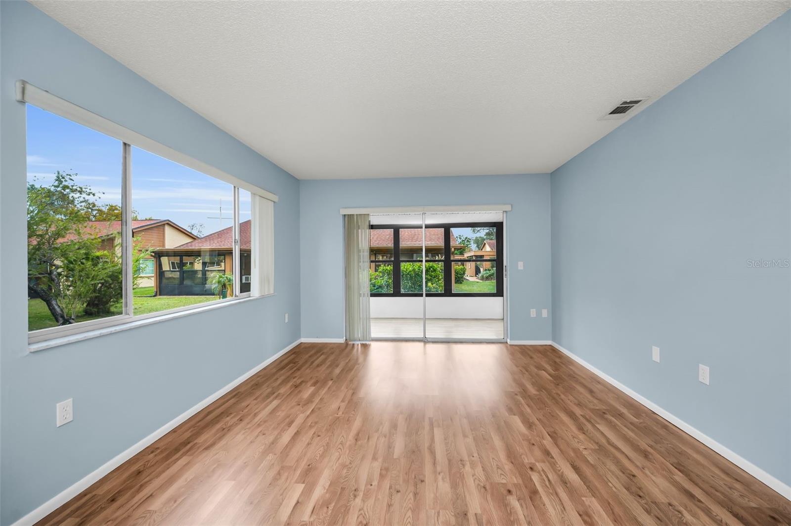 BEACON LAKES CONDO 05B - Residential