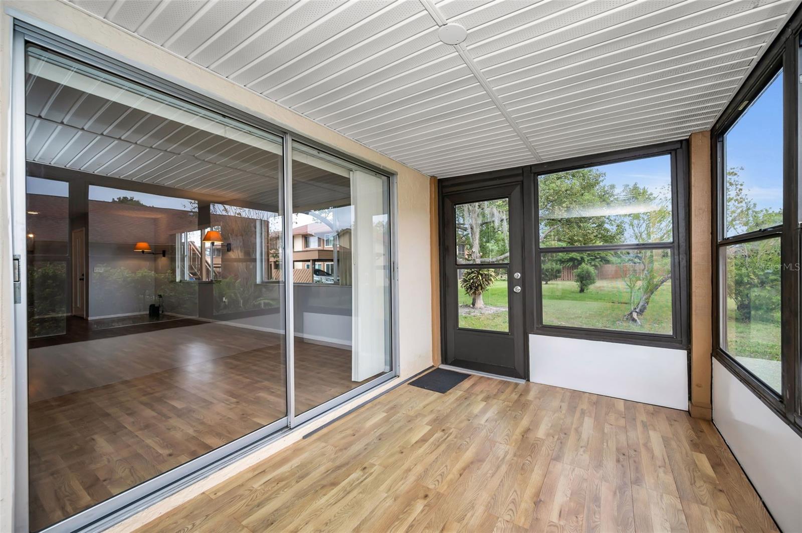 BEACON LAKES CONDO 05B - Residential