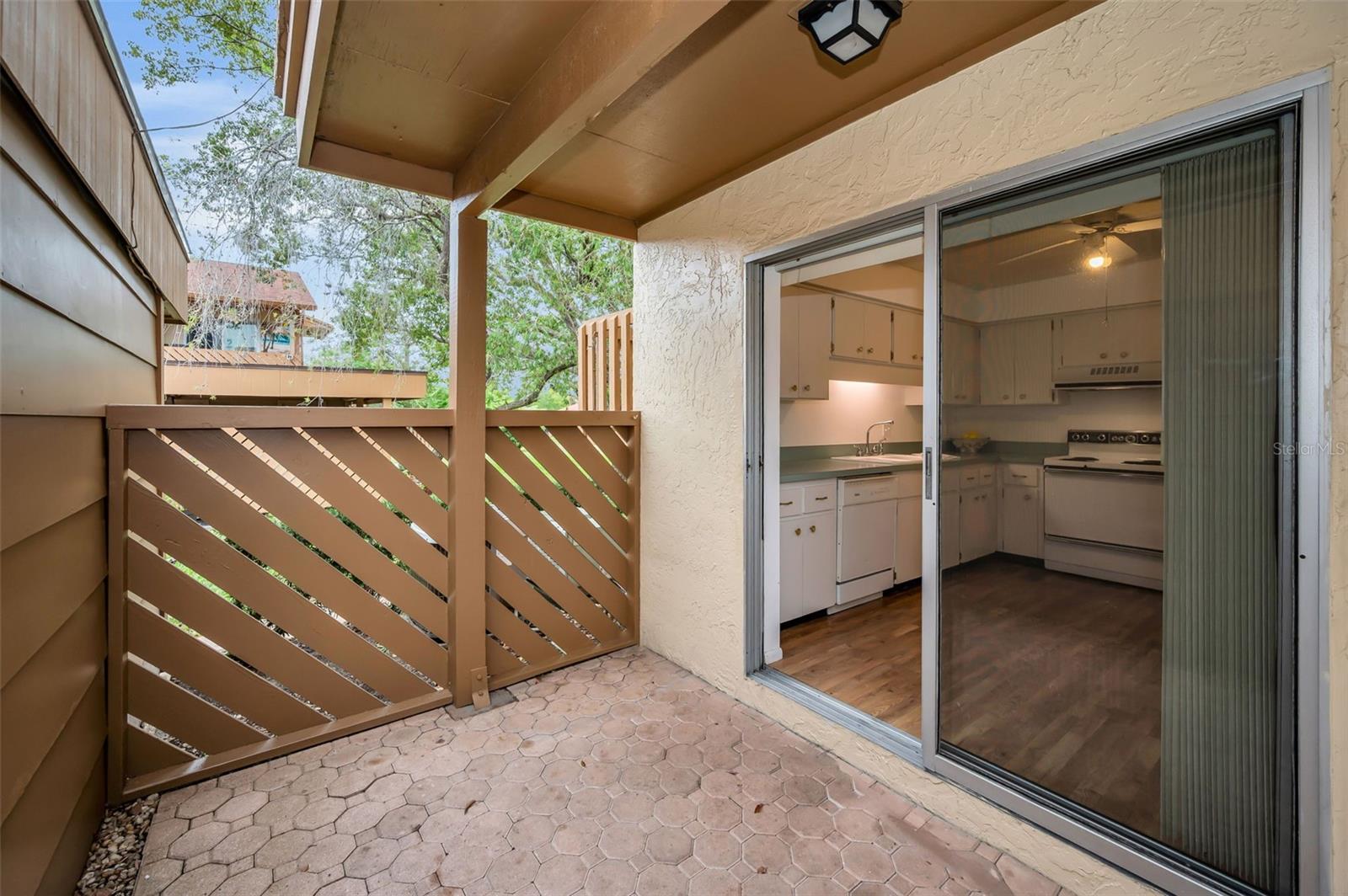 BEACON LAKES CONDO 05B - Residential