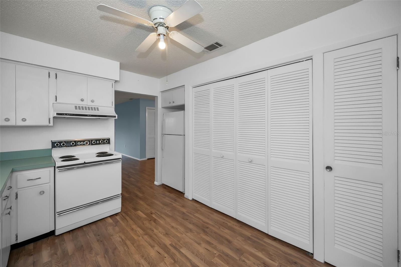 BEACON LAKES CONDO 05B - Residential