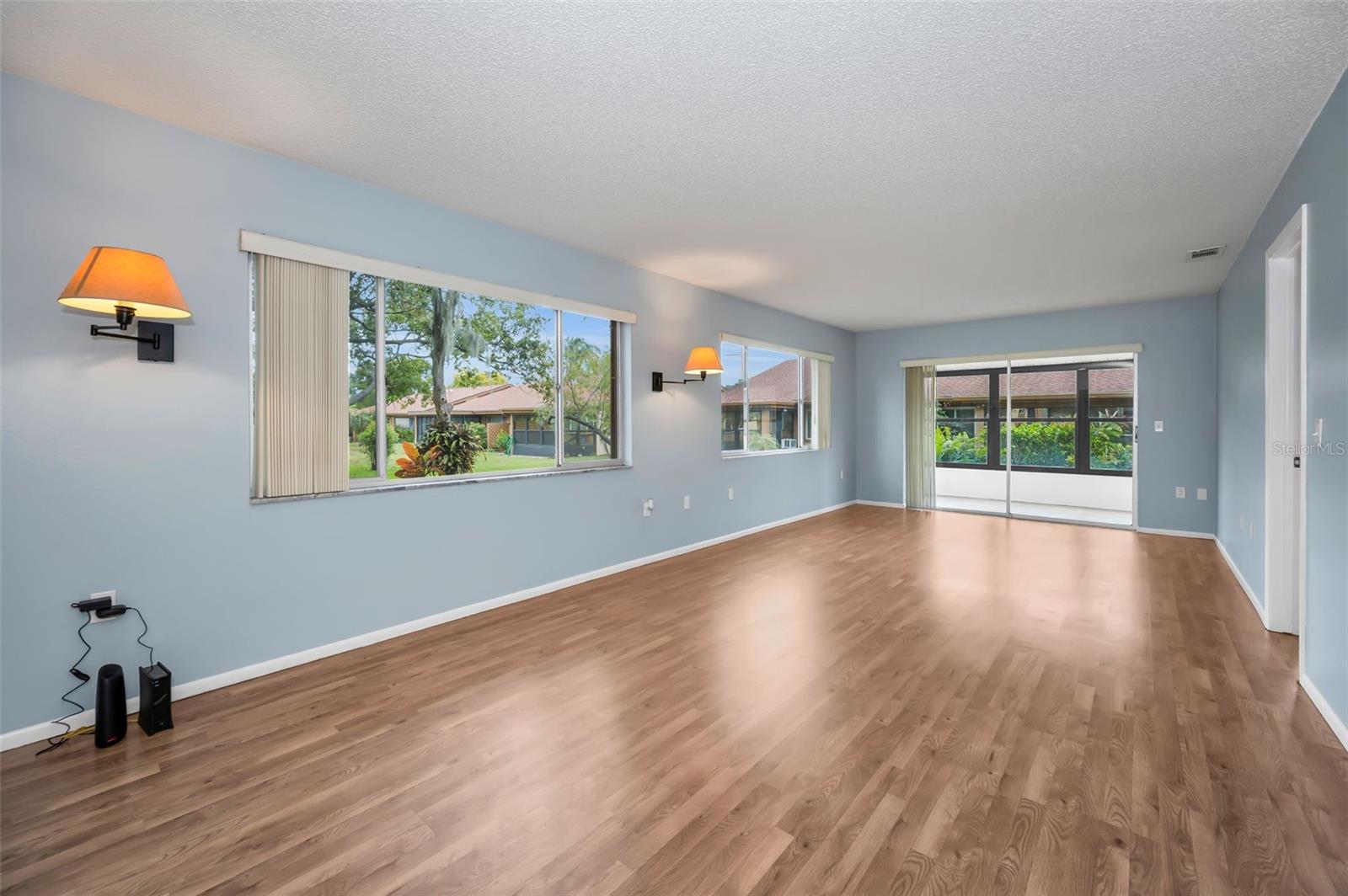 BEACON LAKES CONDO 05B - Residential