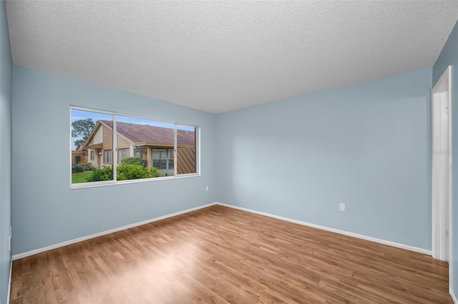 BEACON LAKES CONDO 05B - Residential