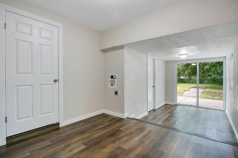 TEMPLE TERRACE ANNEX - Residential
