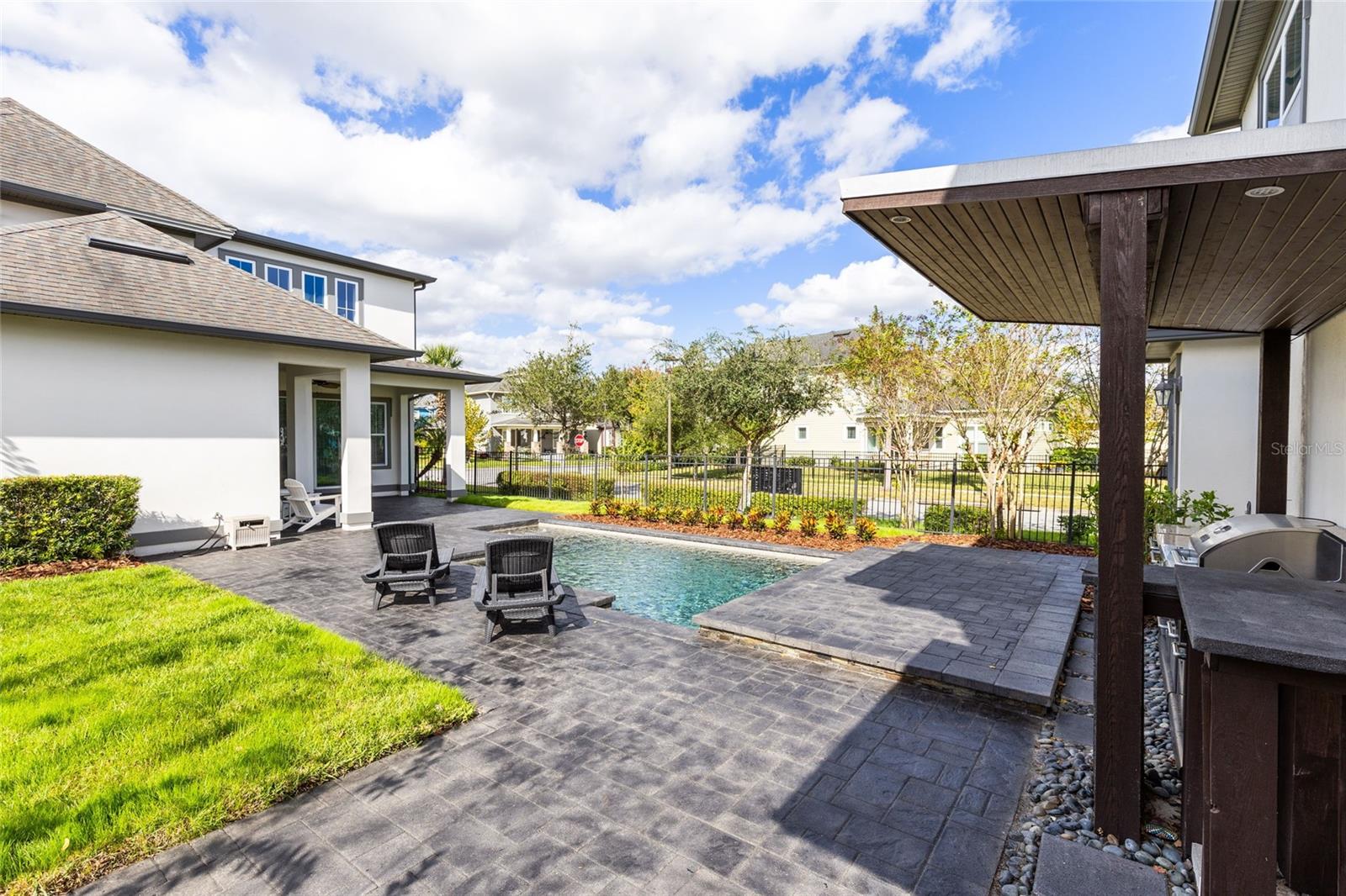 LAUREATE PARK - Residential