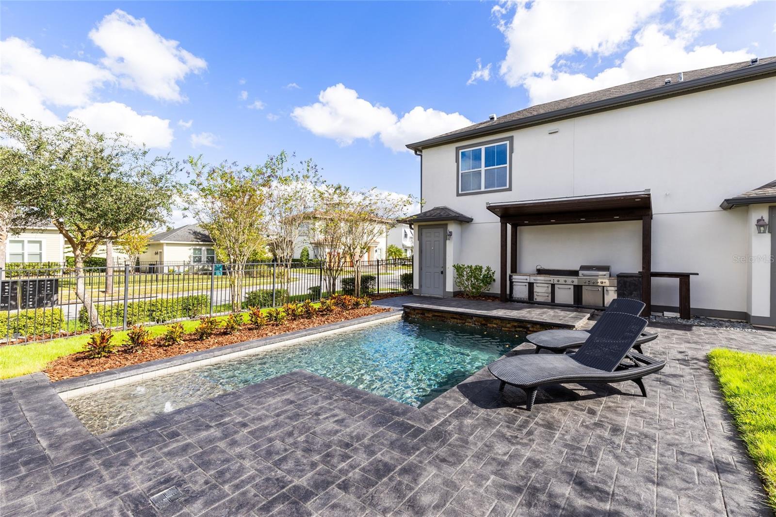 LAUREATE PARK - Residential