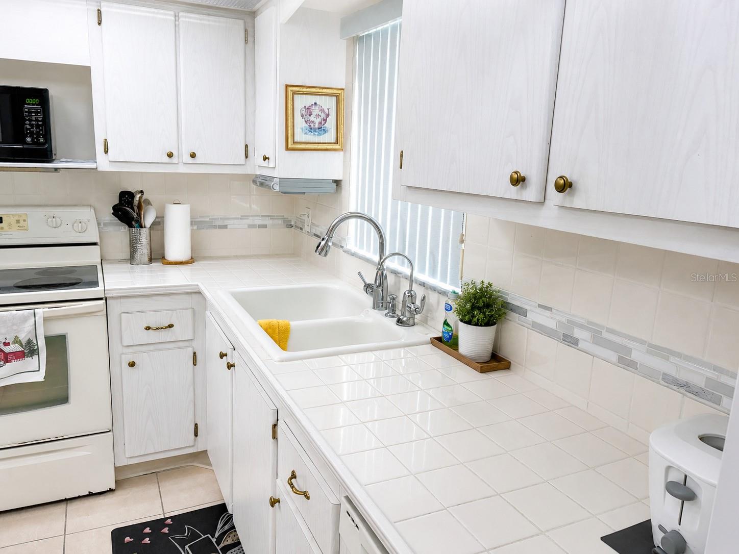 4575 COVE CIRCLE 506