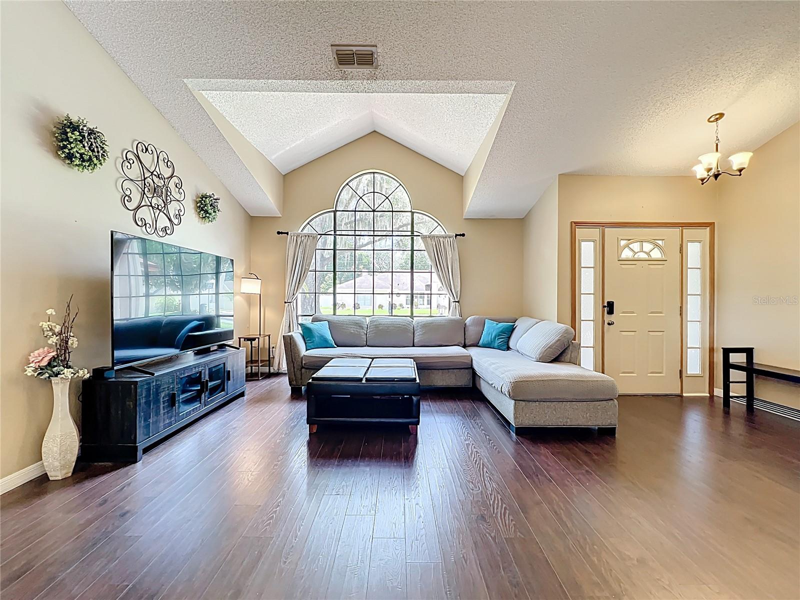 700 WYCKLIFFE PLACE