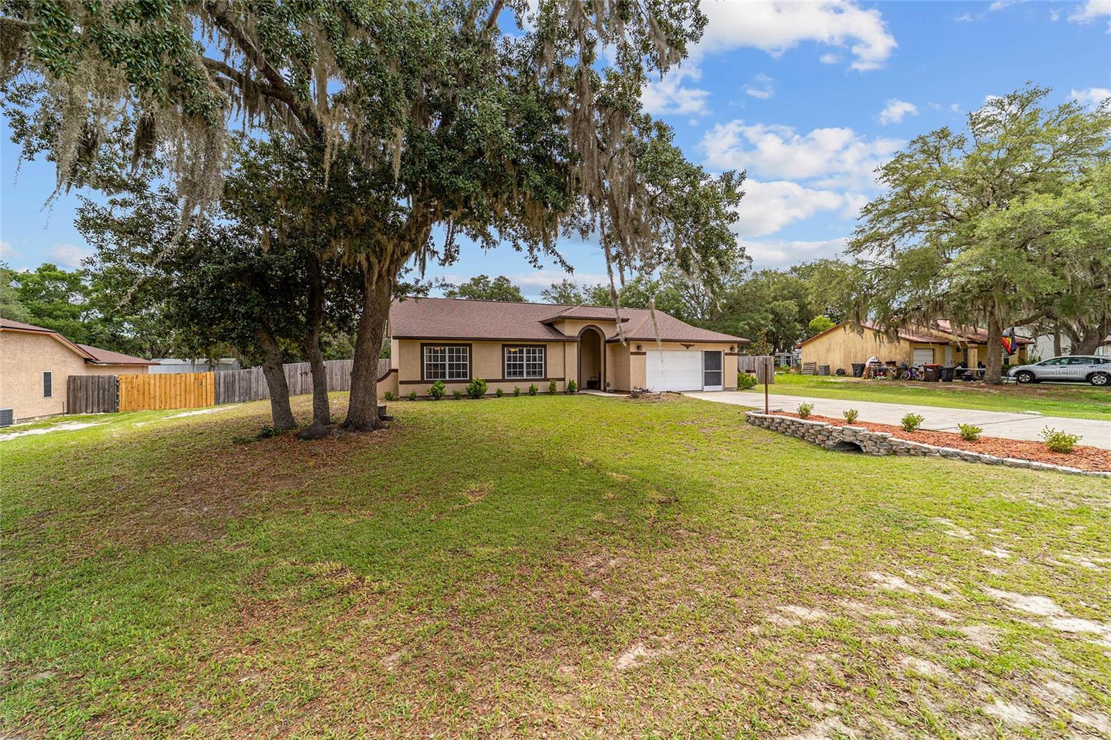 303 OAK TRACK TRAIL