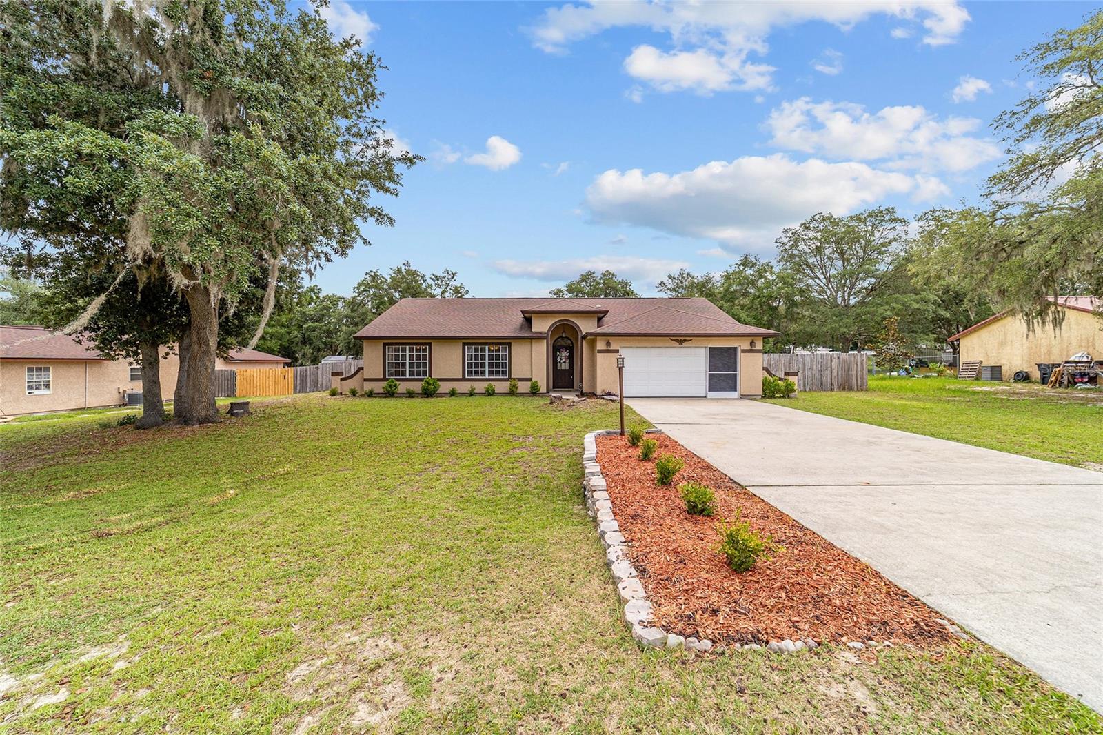 303 OAK TRACK TRAIL