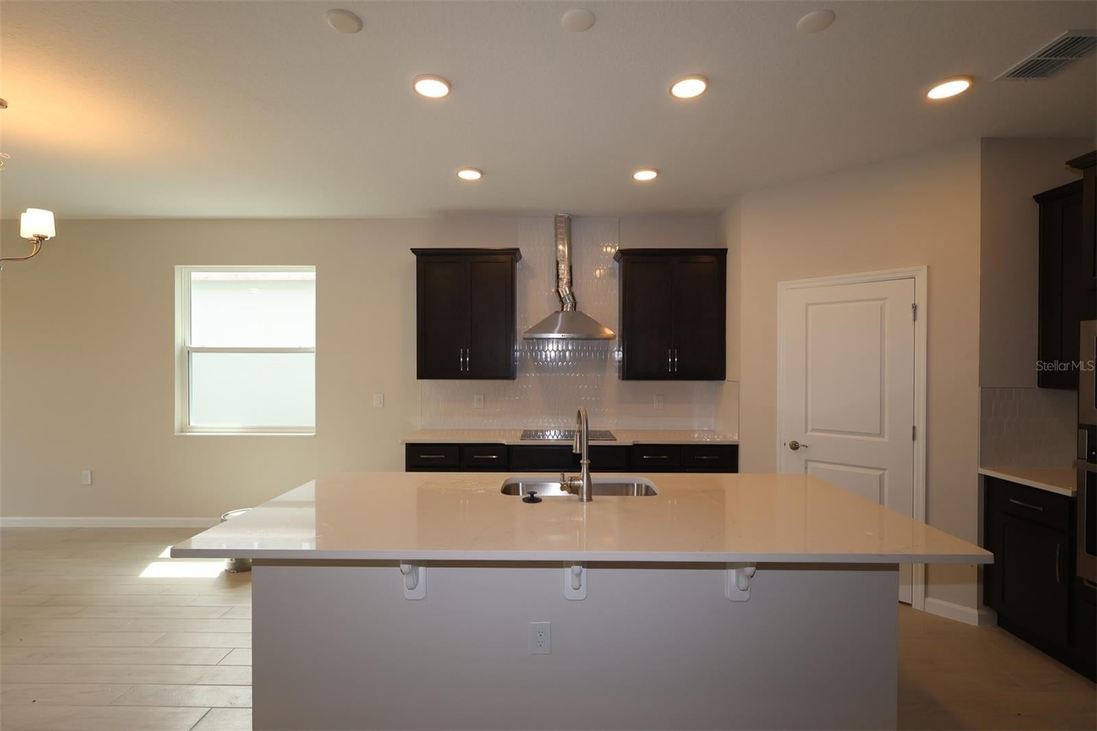 6873 YELLOW WARBLER BEND