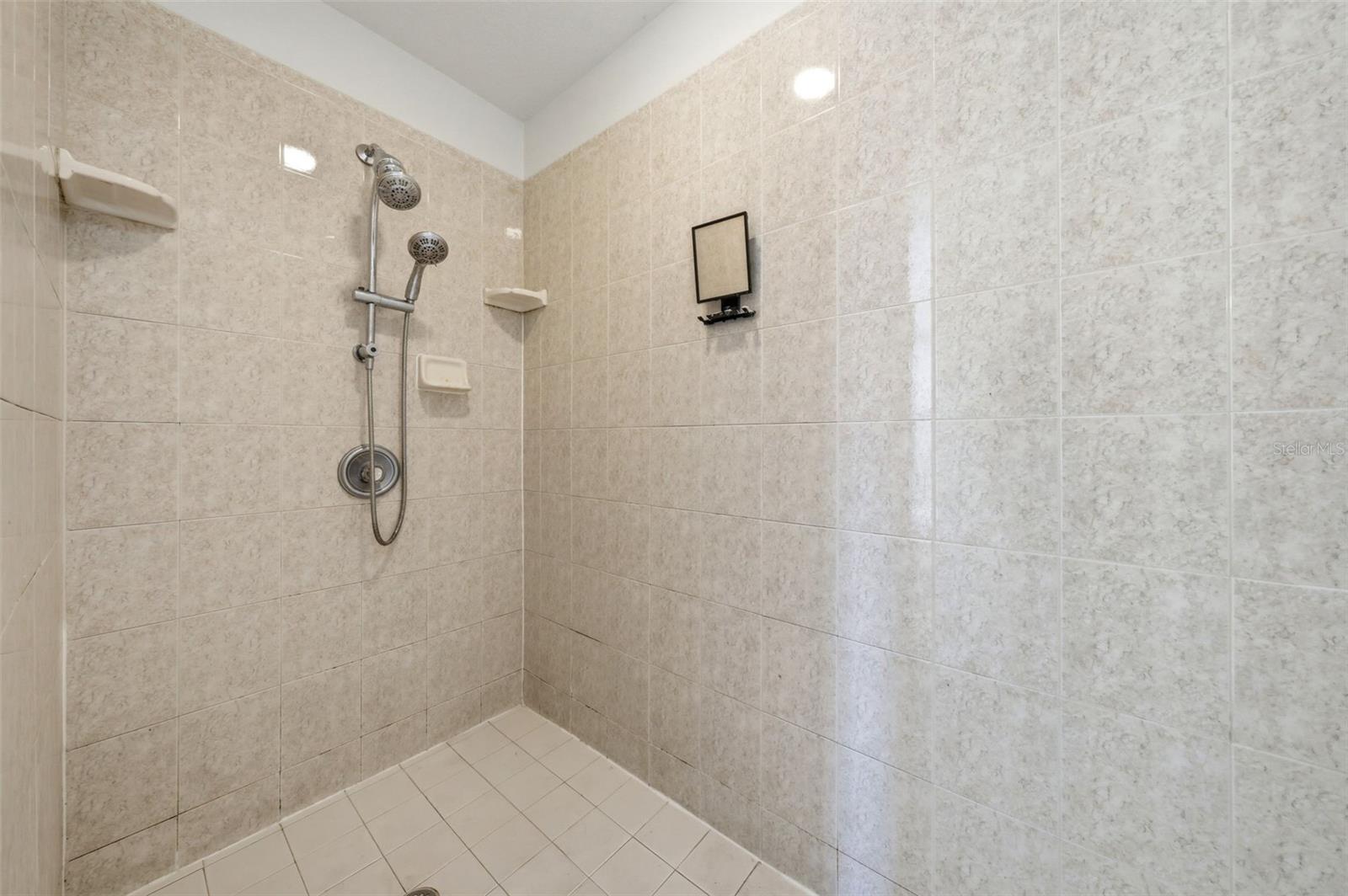 BRIGHT WATER PLACE - Residential