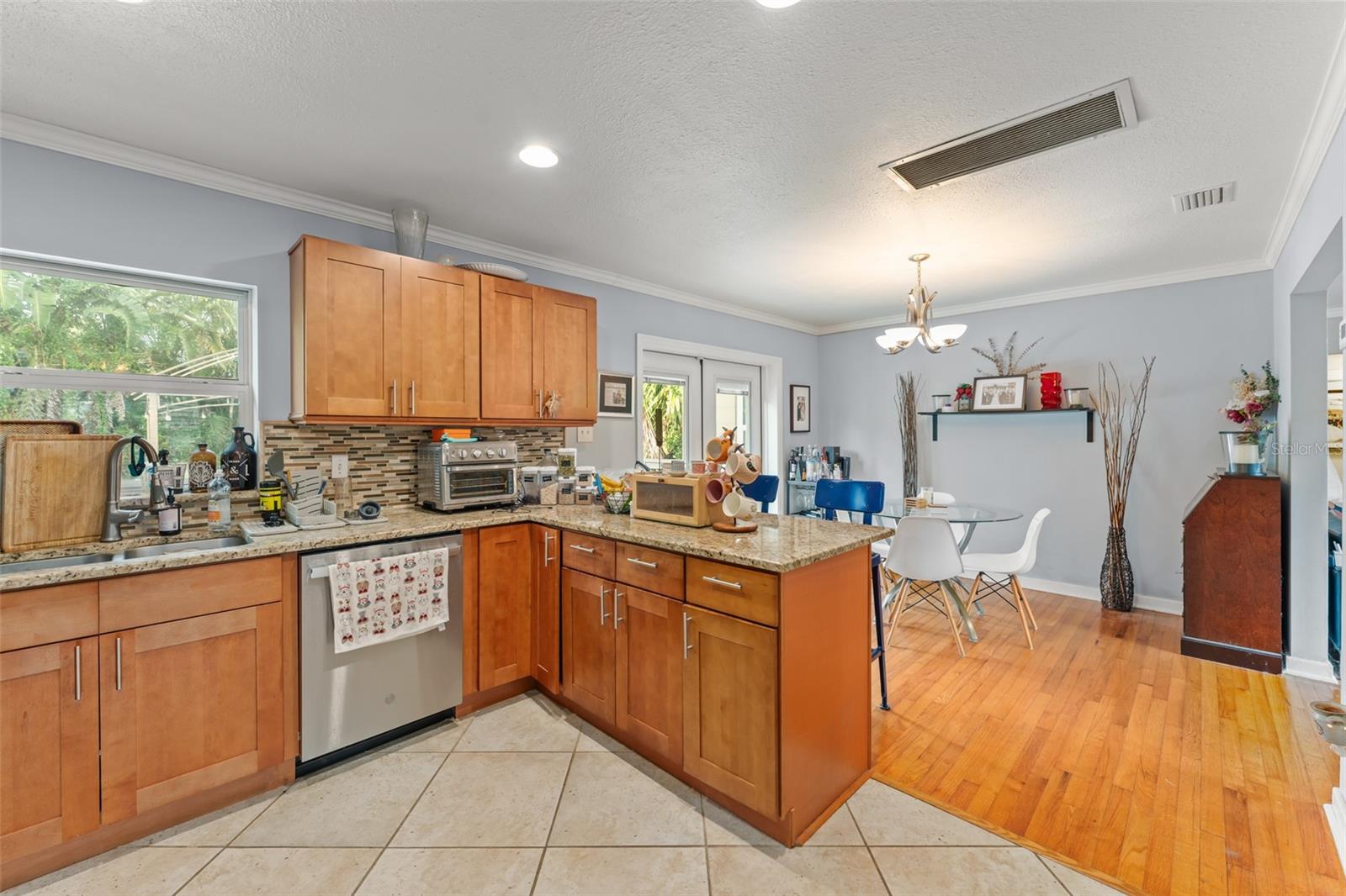 RENLEE TERRACE - Residential