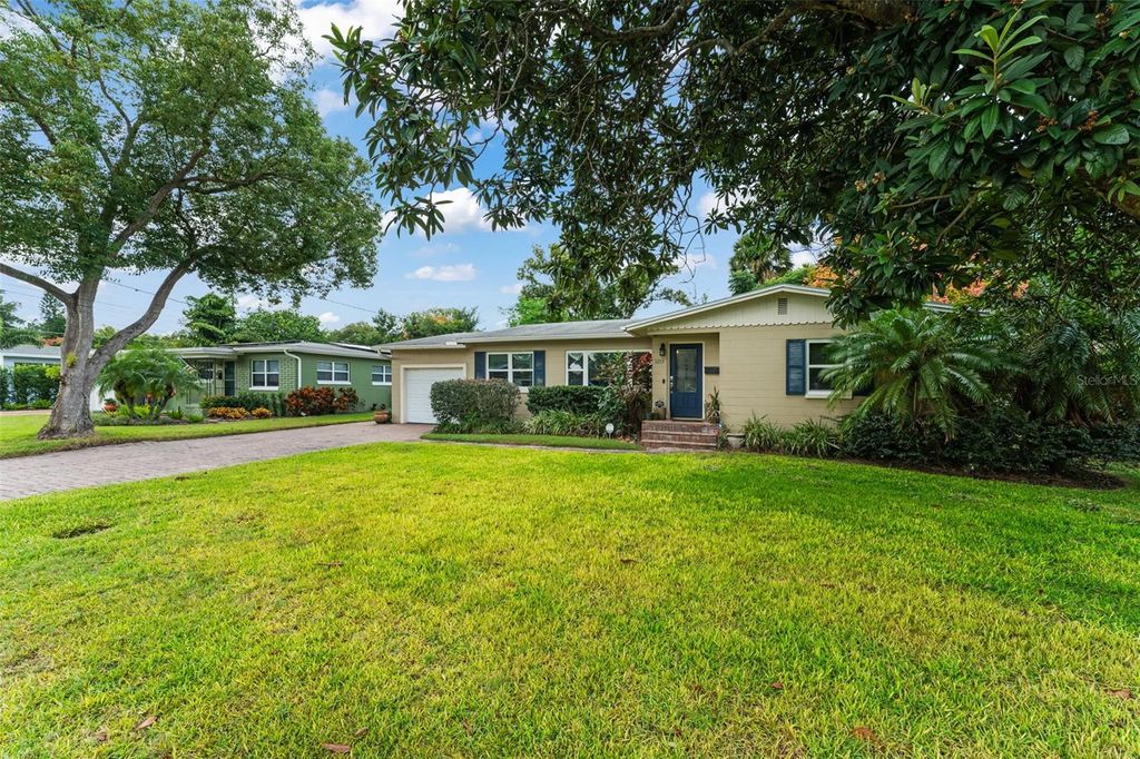 Photo of 3215 Renlee Place, Orlando, FL 32803 (MLS # O6354630)