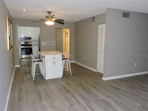A home in LAKE WALES