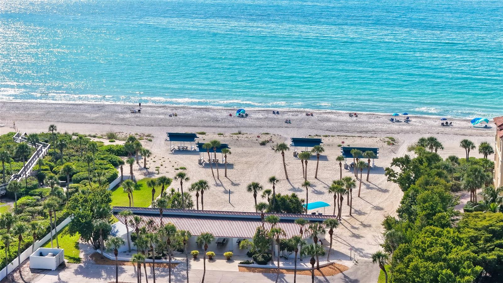 COUNTRY CLUB SHORES - Residential