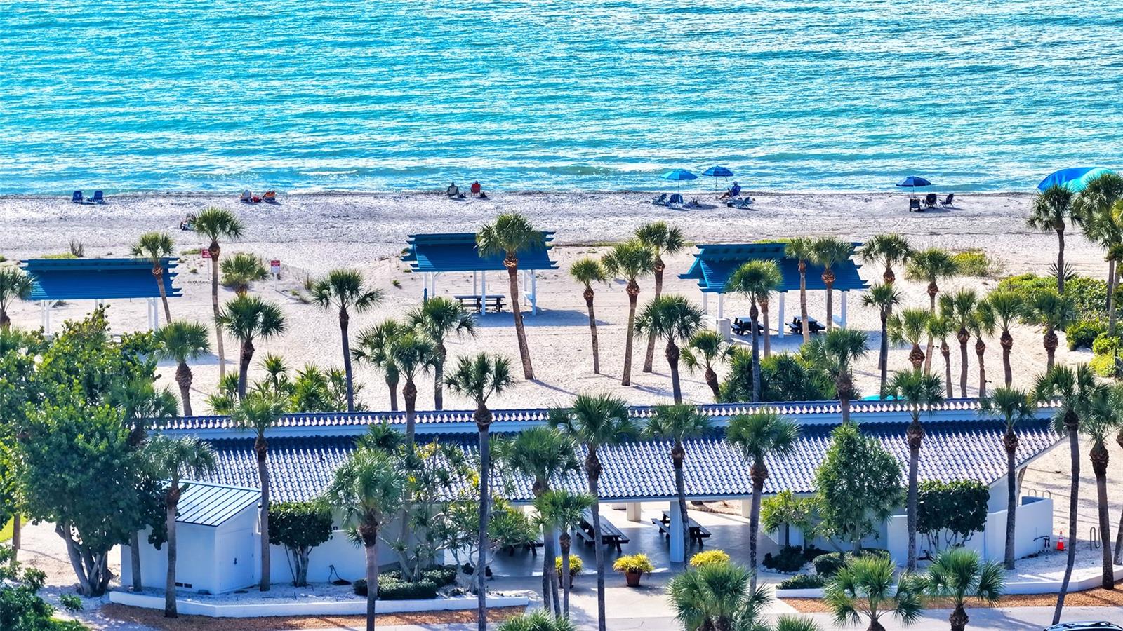 COUNTRY CLUB SHORES - Residential