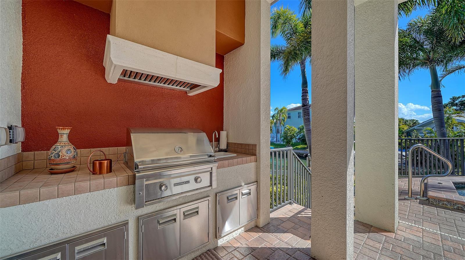 COUNTRY CLUB SHORES - Residential