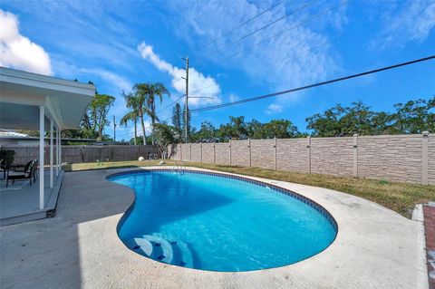 A home in SEMINOLE