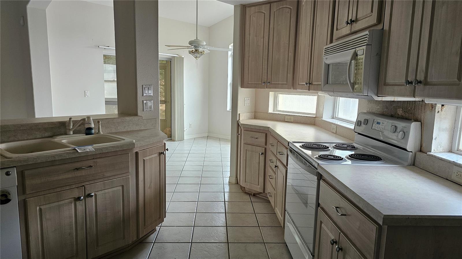 ROYAL HLNDS PH 1-D - Residential