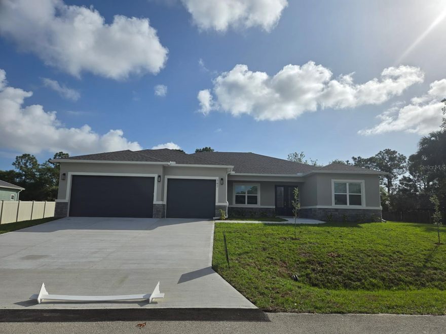 $25,000 FLEX CASH WITH APPROVED LENDER!! OVERSIZED LOCKMAR LOT!!
*Flex cash can be used for a rate buy down, closing costs, or a price reduction* 
Welcome to the Jordan II, a beautifully designed home offering 4 bedrooms, a versatile flex space, 3 full baths, and a spacious 3-car garage. This home features 10' ceilings and 8' interior doors, along with elegant quartz countertops and a chef-inspired kitchen that's perfect for gathering with family and friends. Relax and unwind on the covered front and rear porches, and enjoy the convenience of city water and septic. 

Pictures listed are from in progress stages, professional pictures to come.

**Fence along rear property line to be installed**