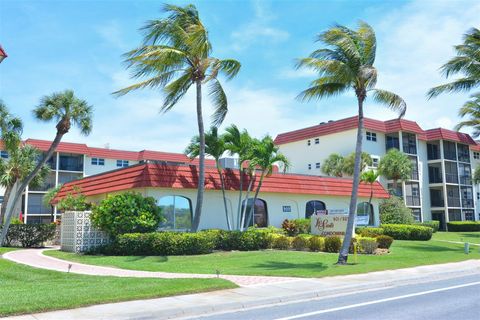 A home in SIESTA KEY