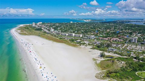 A home in SIESTA KEY