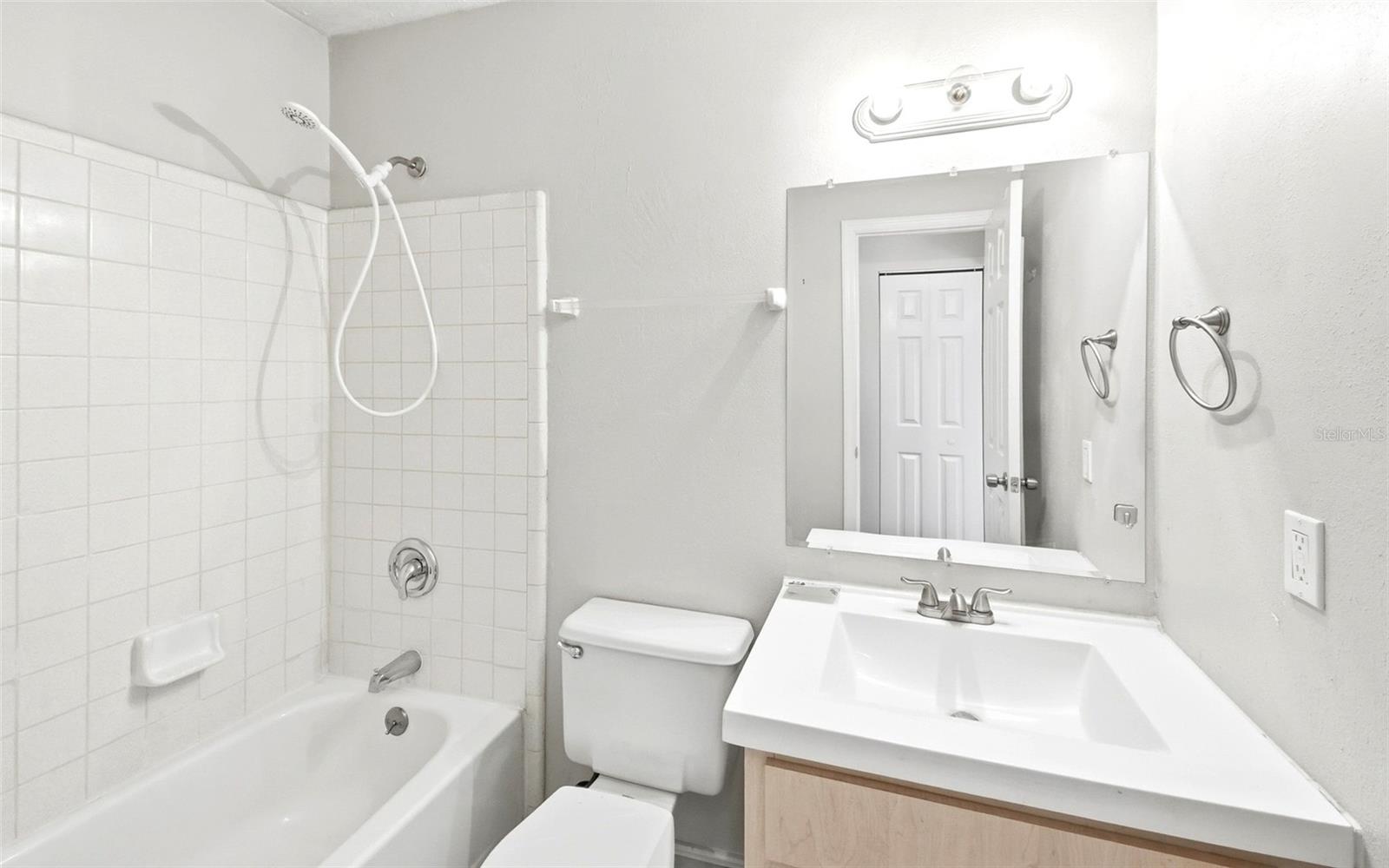 DELTONA LAKES UN 32 - Residential
