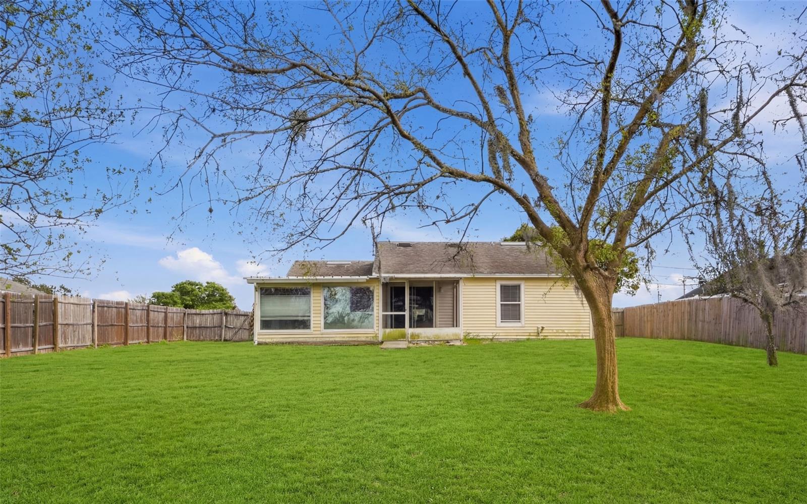 DELTONA LAKES UN 32 - Residential
