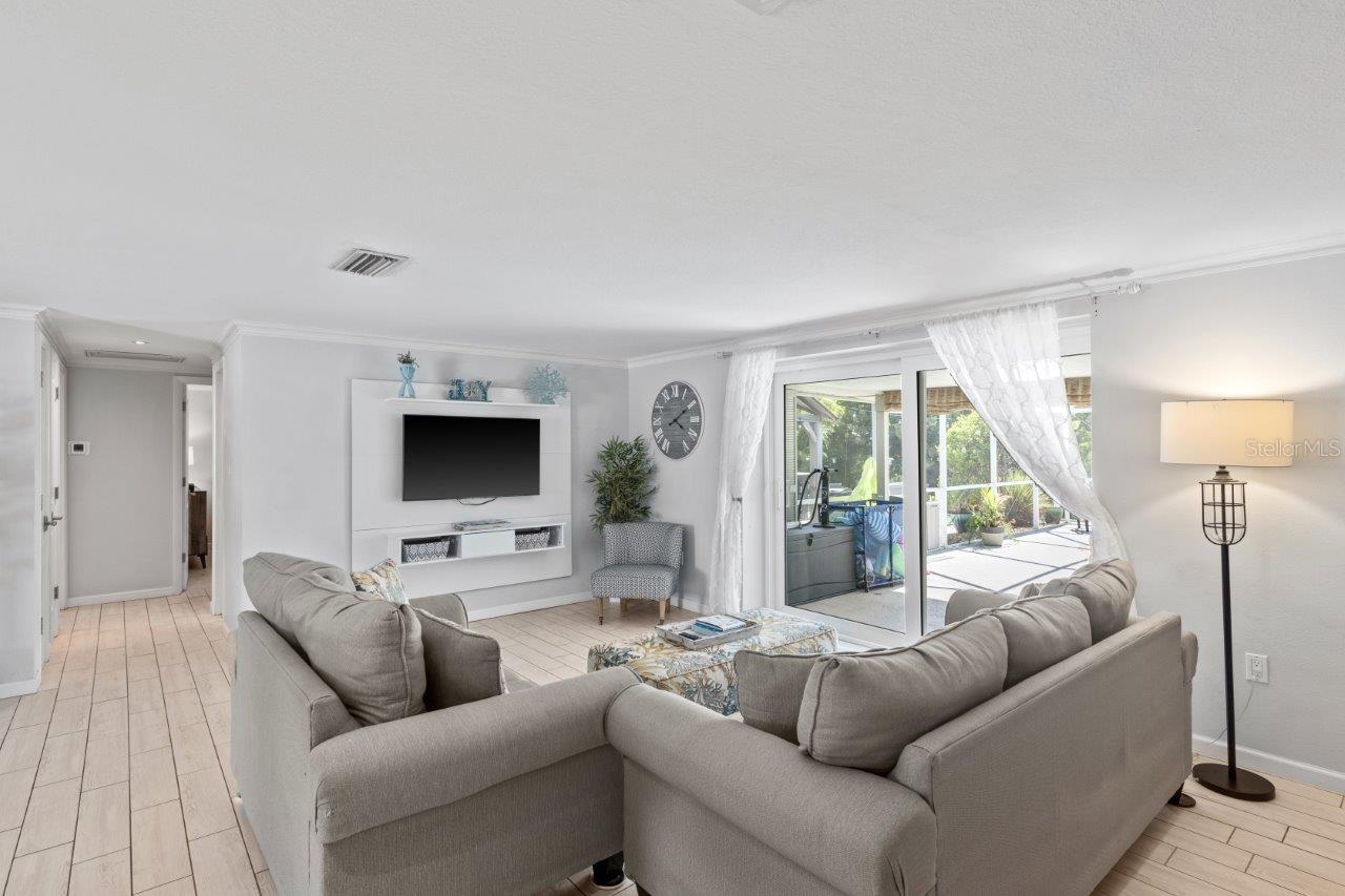 4108 101ST STREET W
