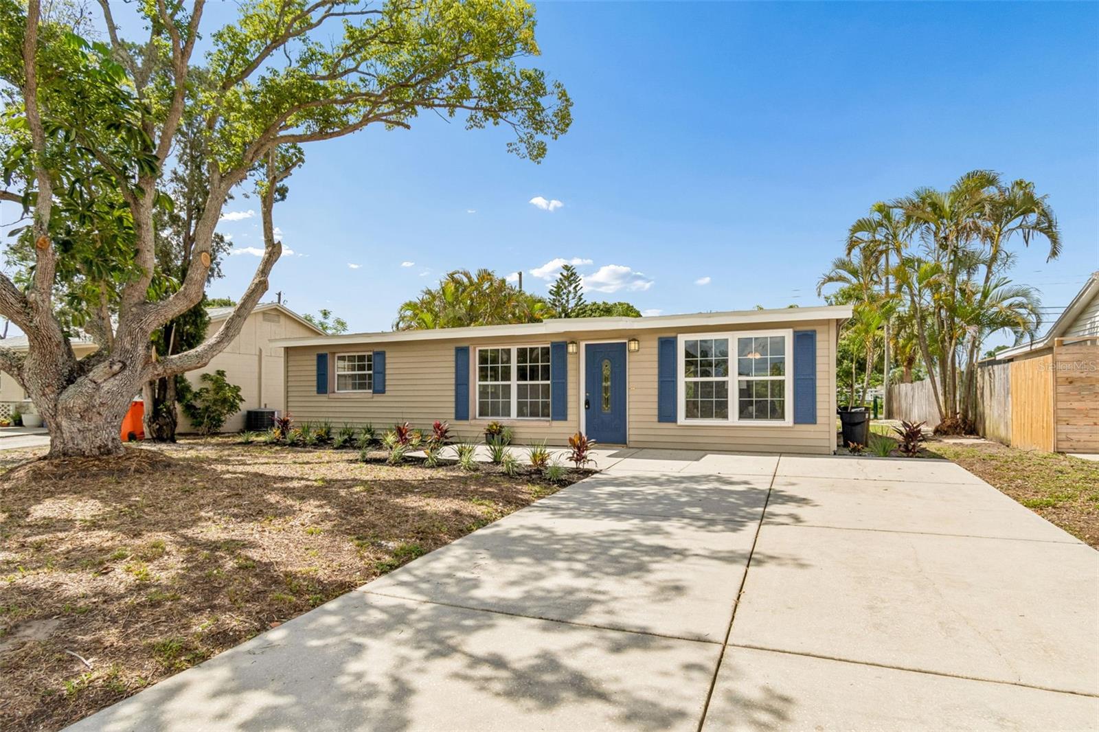 CROSS BAYOU ESTATES 7TH ADD - Residential