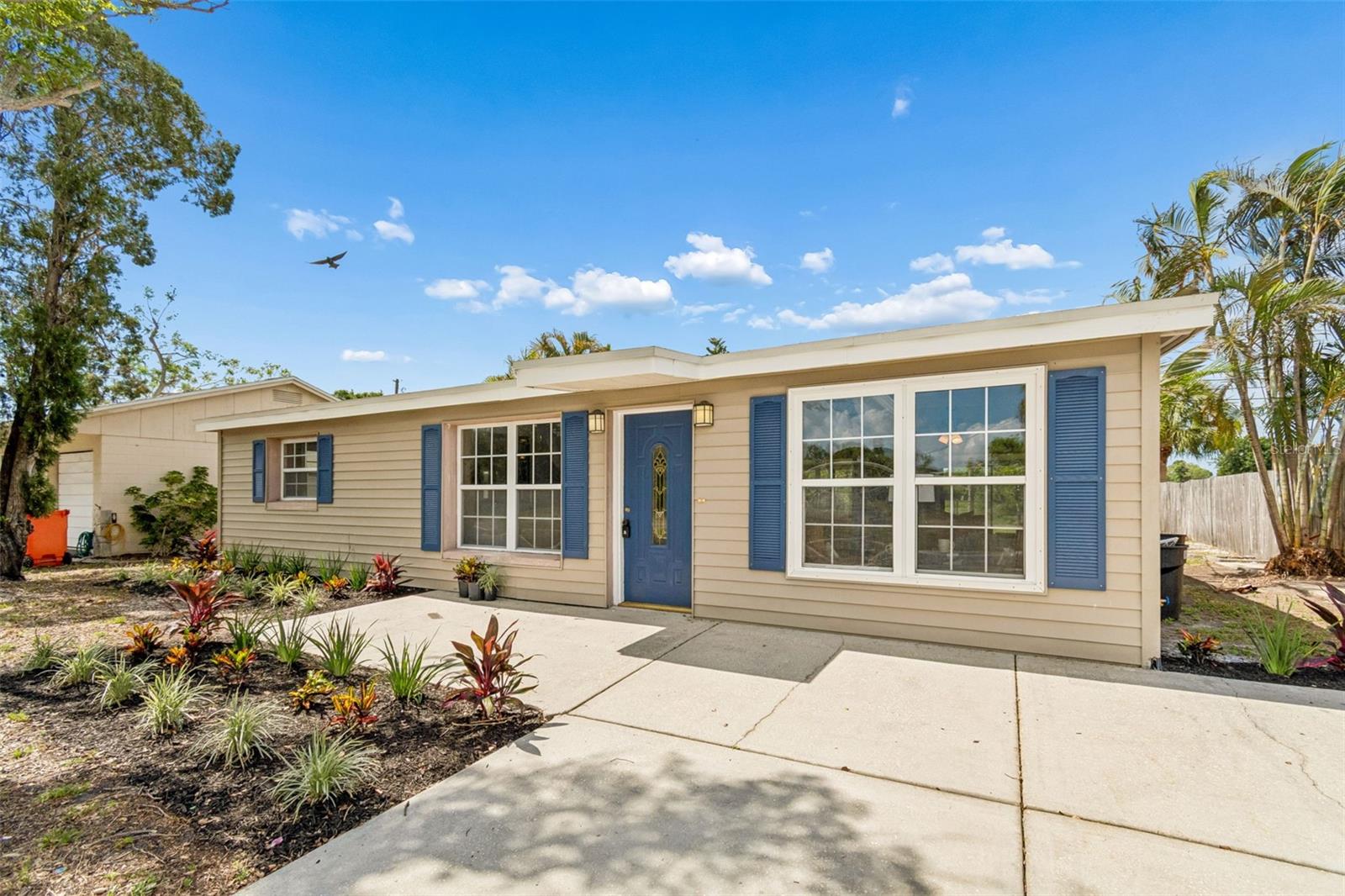 CROSS BAYOU ESTATES 7TH ADD - Residential