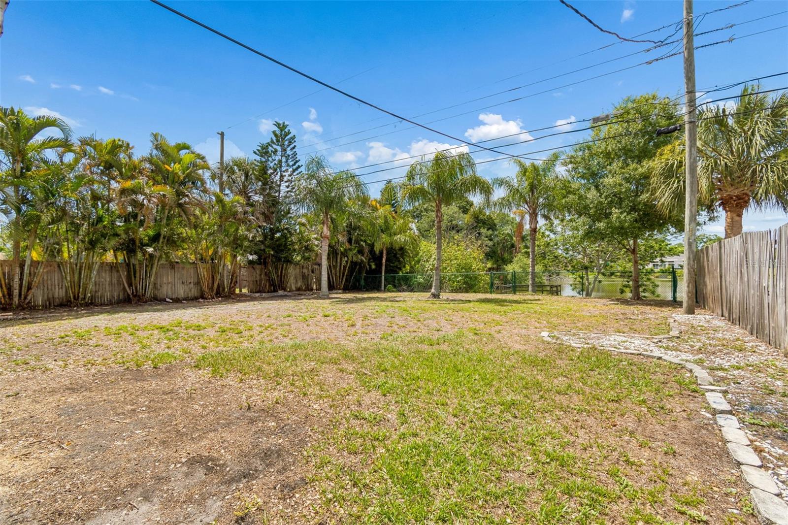 CROSS BAYOU ESTATES 7TH ADD - Residential