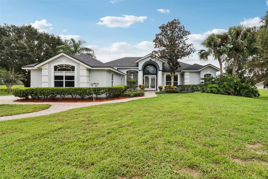 Photo of 2217 Dunhurst Lane, Orlando, FL 32835 (MLS # V4945248)