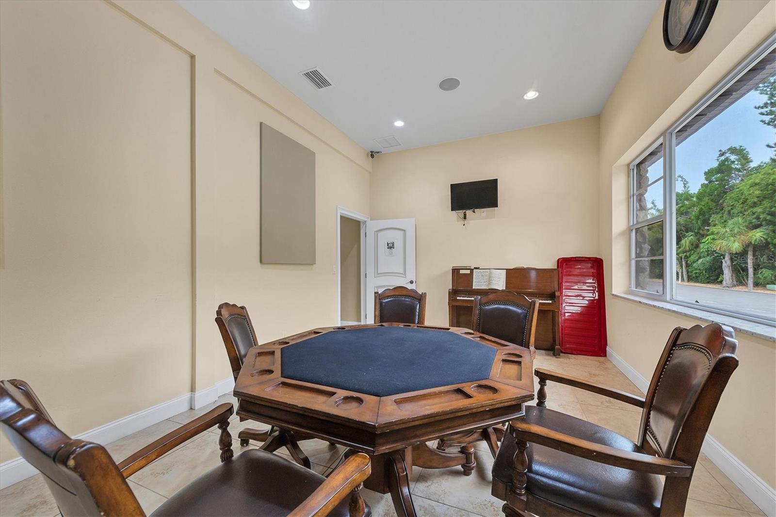 BEACH HARBOR CLUB - Residential