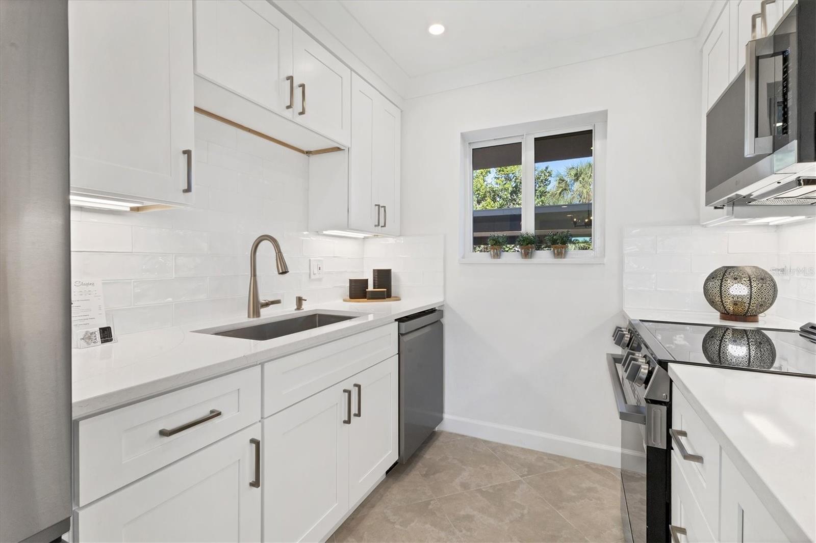 BEACH HARBOR CLUB - Residential