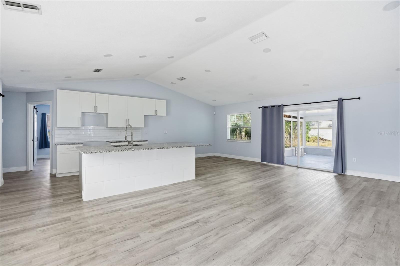 SPRING HILL - Residential