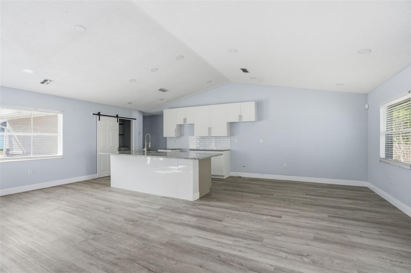 SPRING HILL - Residential