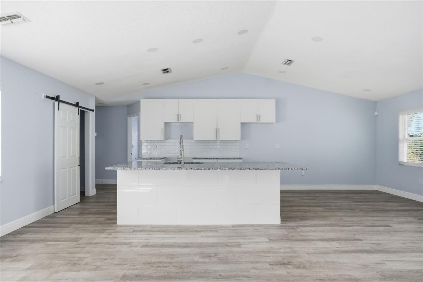 SPRING HILL - Residential