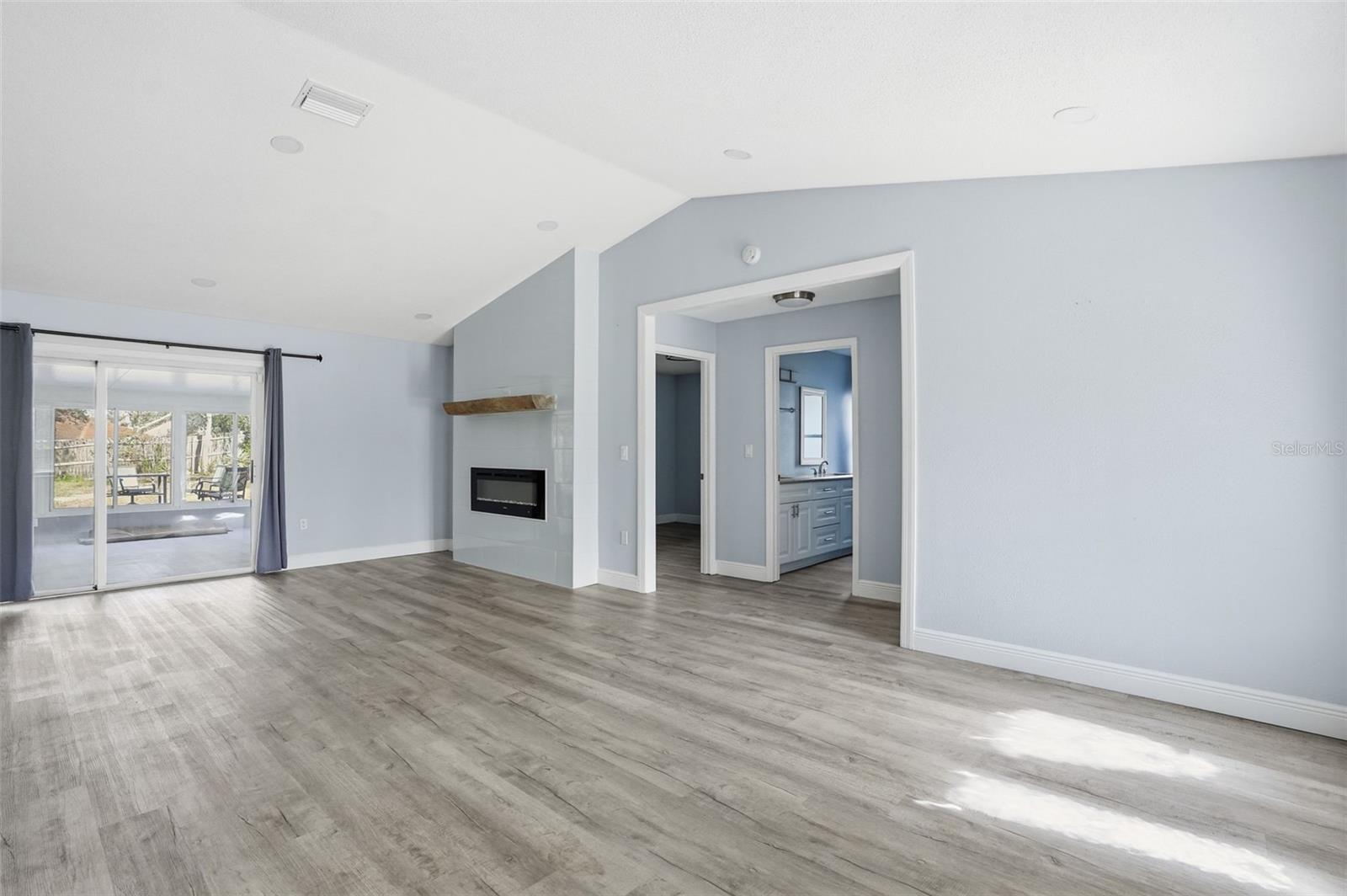 SPRING HILL - Residential