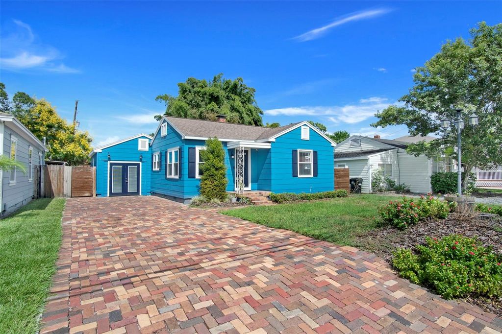 Photo of 215 E Grant Street, Orlando, FL 32806 (MLS # O6380823)