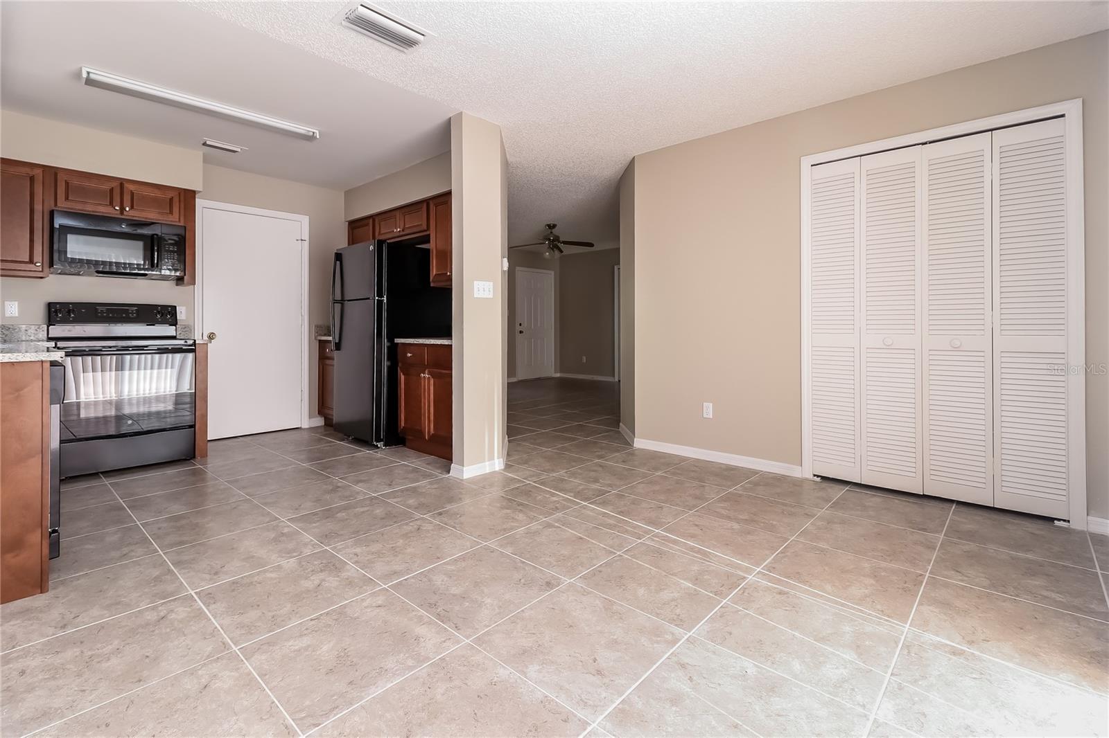 EUSTIS CRICKET LAKE VILLAGE - Residential Lease