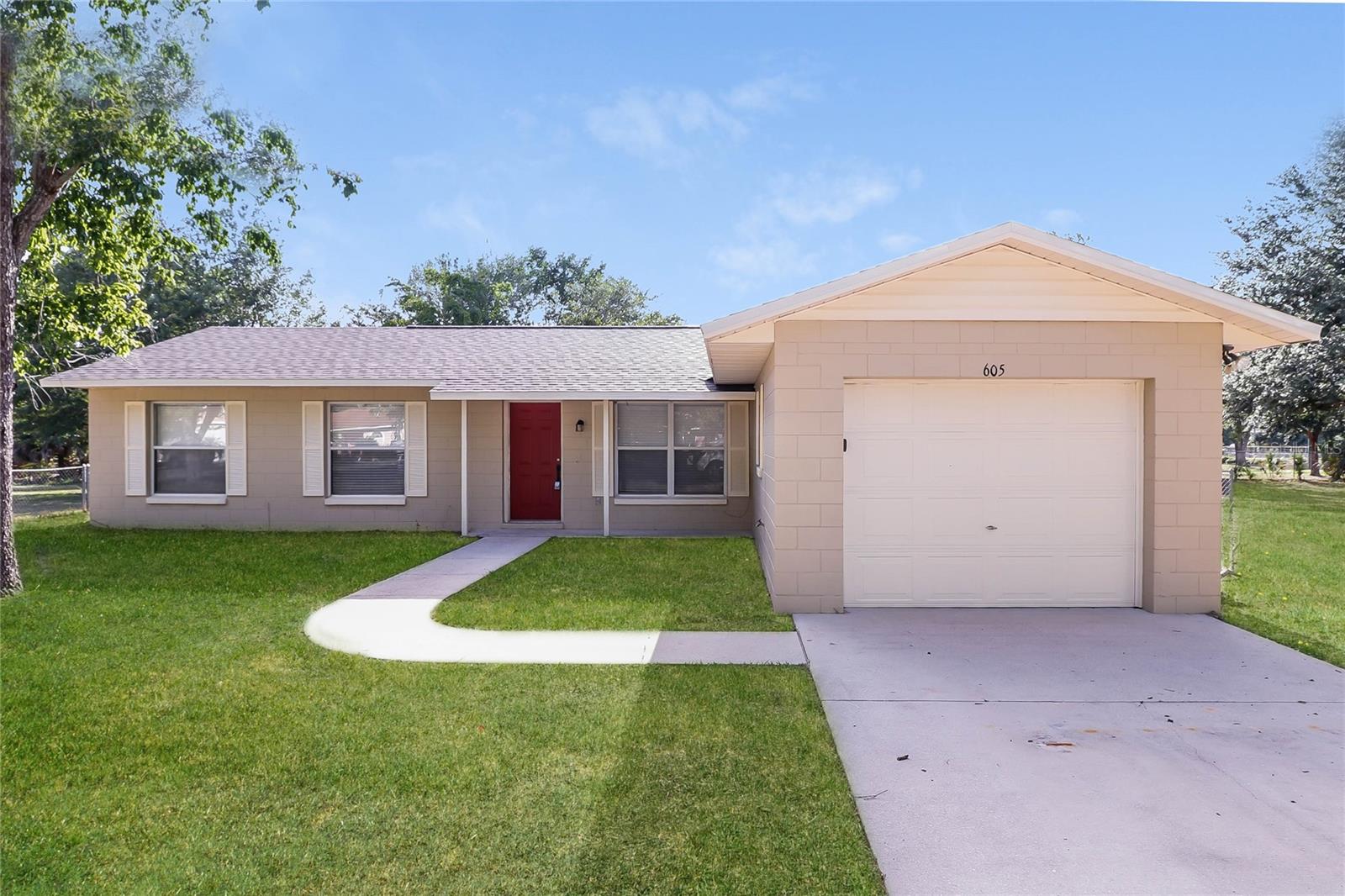 EUSTIS CRICKET LAKE VILLAGE - Residential Lease