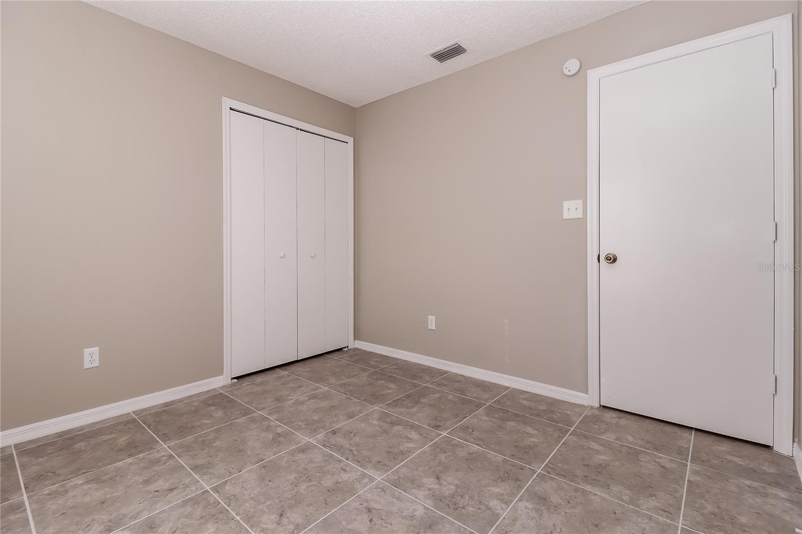 EUSTIS CRICKET LAKE VILLAGE - Residential Lease