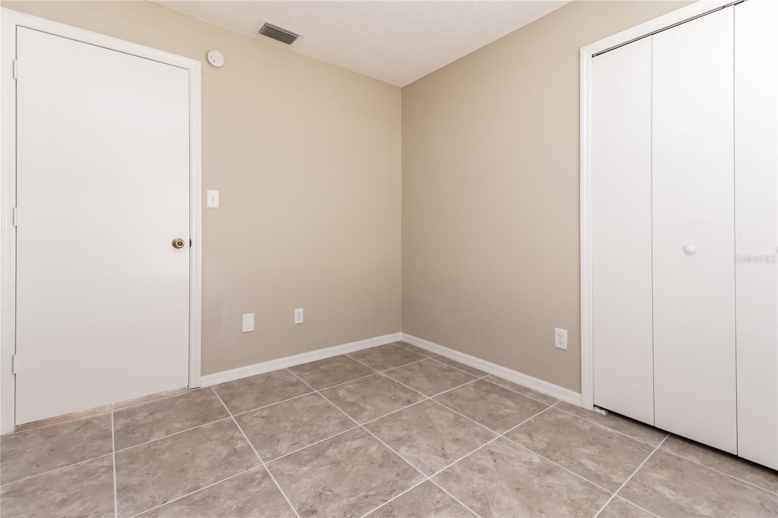 EUSTIS CRICKET LAKE VILLAGE - Residential Lease