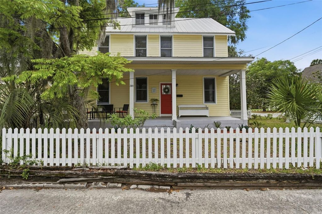 Photo of 318 N Colonial Court, Deland, FL 32720 (MLS # V4948388)