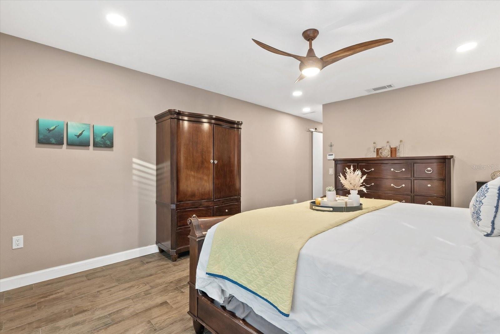 WATERFRONT ESTATES - Residential