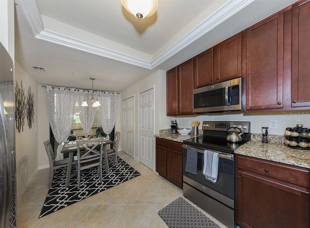 LAKEWOOD NATIONAL - Residential Lease