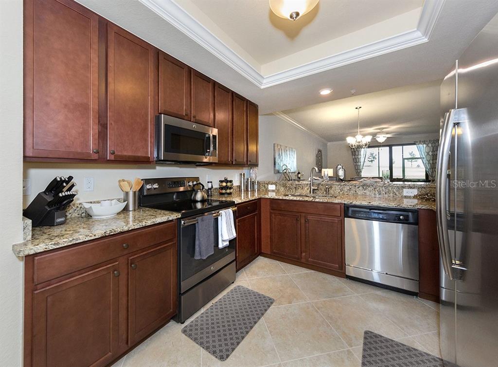 LAKEWOOD NATIONAL - Residential Lease