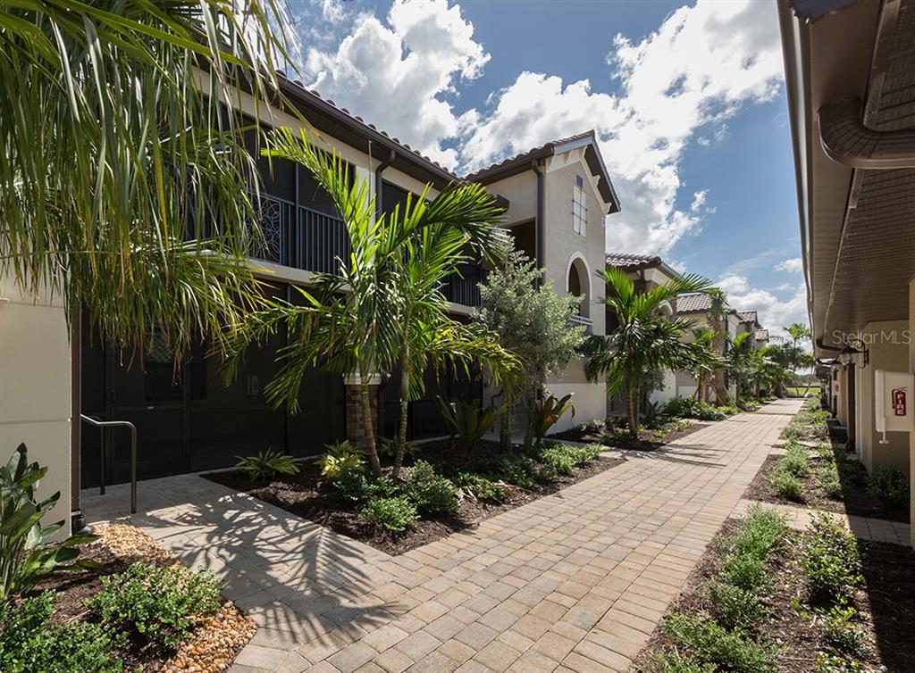 LAKEWOOD NATIONAL - Residential Lease